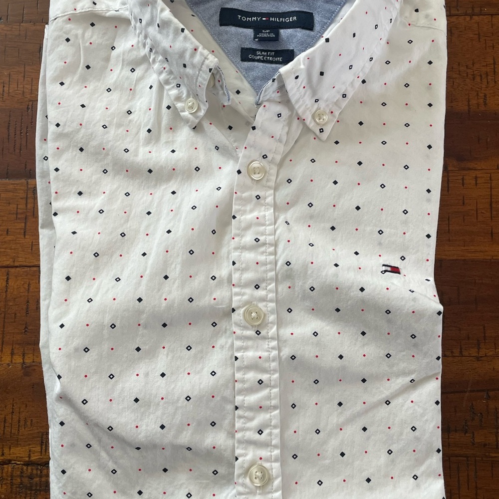 Tommy Hilfiger Men’s small short sleeve shirt